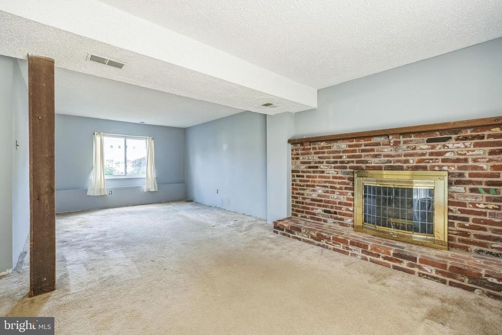 42 AVERY, Williamstown, NJ 08094