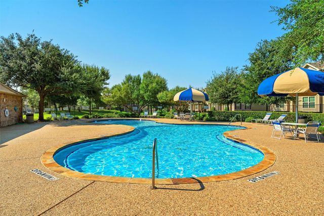 6900 Carrington Lane, Fort Worth, TX 76137