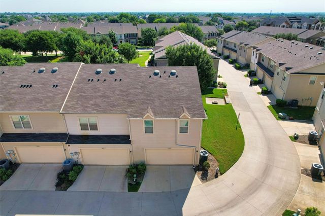 6900 Carrington Lane, Fort Worth, TX 76137