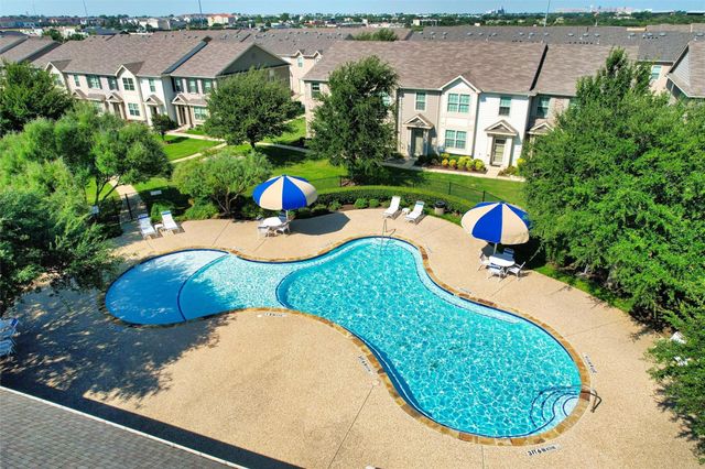 6900 Carrington Lane, Fort Worth, TX 76137