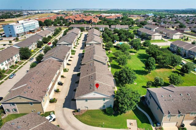 6900 Carrington Lane, Fort Worth, TX 76137