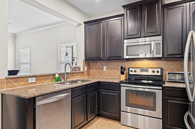 6900 Carrington Lane, Fort Worth, TX 76137