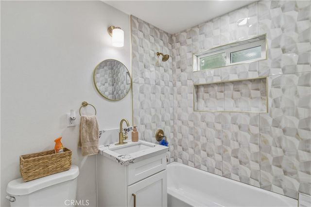 905 E Francis, La Habra, CA 90631