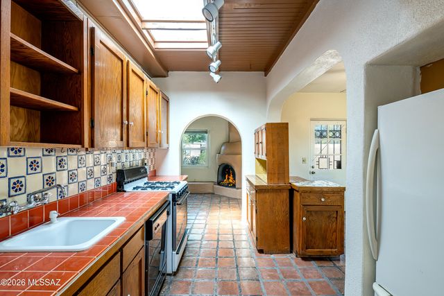 1626 N Stewart Avenue, Tucson, AZ 85716
