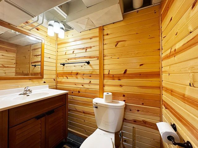 811 N 7th Street, Virginia, MN 55792