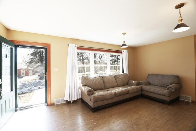 811 N 7th Street, Virginia, MN 55792