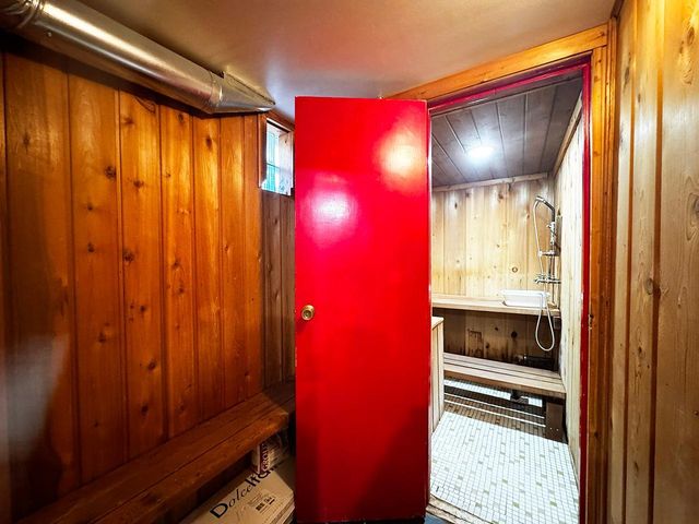 811 N 7th Street, Virginia, MN 55792