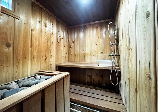 811 N 7th Street, Virginia, MN 55792