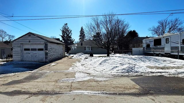 811 N 7th Street, Virginia, MN 55792