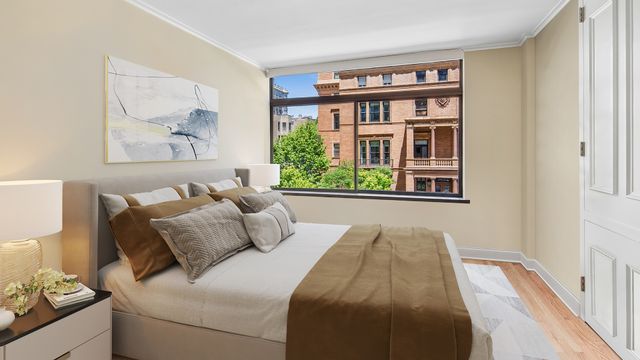 1450 N Astor Street 3B, Chicago, IL 60610
