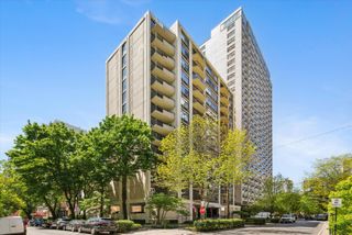 1450 N Astor Street 3B, Chicago, IL 60610