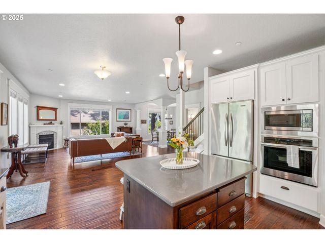 5862 Sw RALSTON Dr, Portland, OR 97239