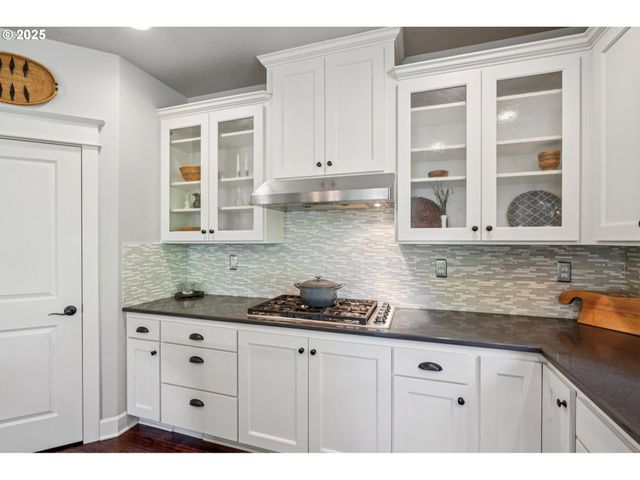 5862 Sw RALSTON Dr, Portland, OR 97239