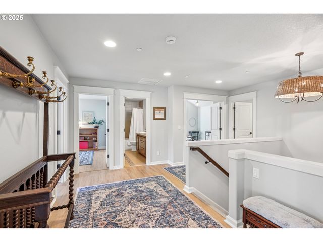 5862 Sw RALSTON Dr, Portland, OR 97239