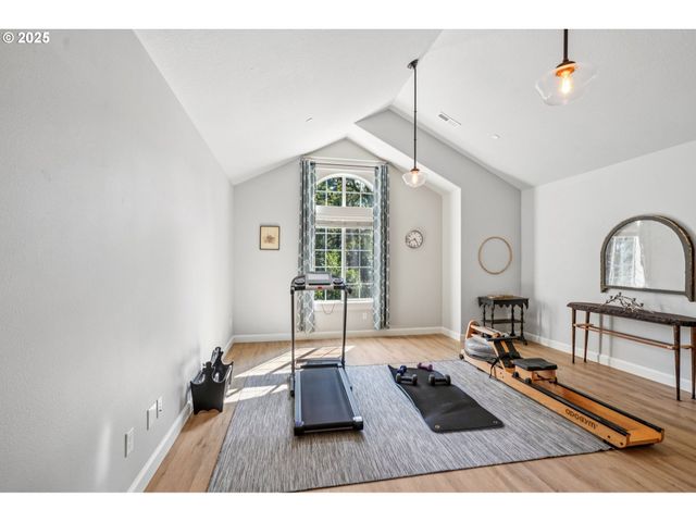 5862 Sw RALSTON Dr, Portland, OR 97239