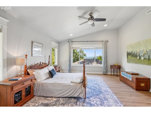 5862 Sw RALSTON Dr, Portland, OR 97239