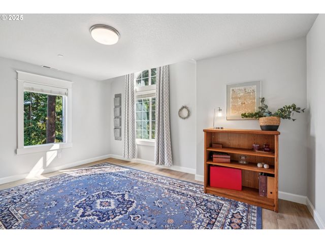 5862 Sw RALSTON Dr, Portland, OR 97239