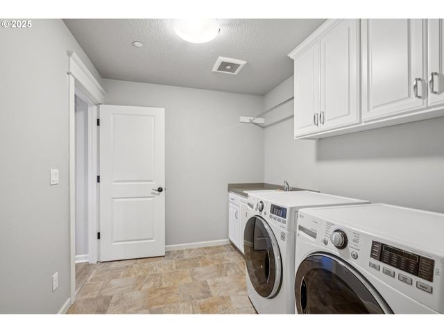 5862 Sw RALSTON Dr, Portland, OR 97239