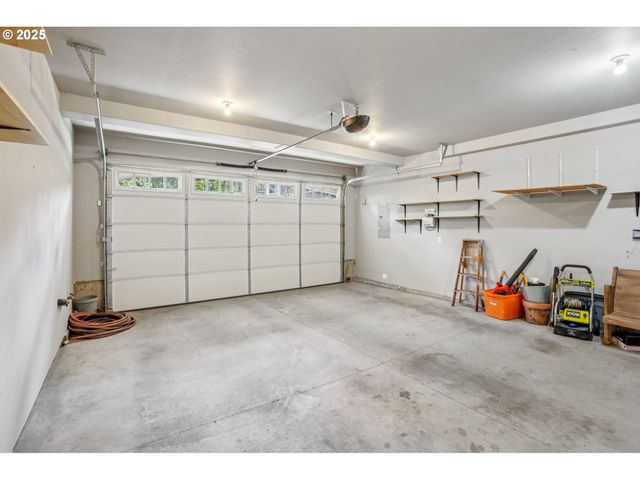 5862 Sw RALSTON Dr, Portland, OR 97239