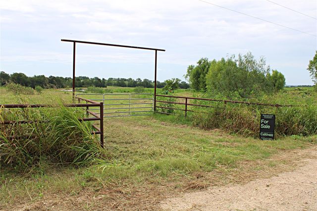 401 County Road 213, Cameron, TX 76520