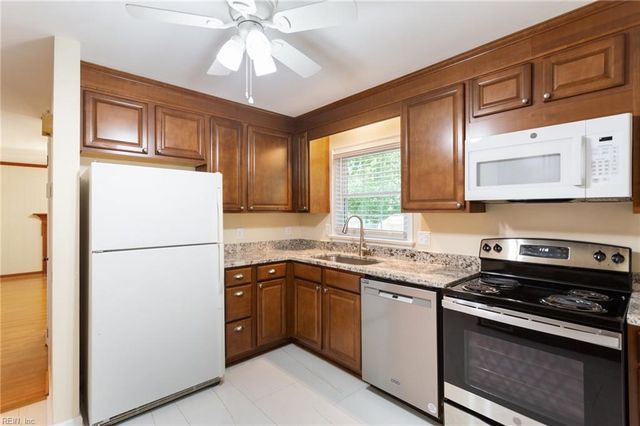 106 Rowe DR, Poquoson, VA 23662