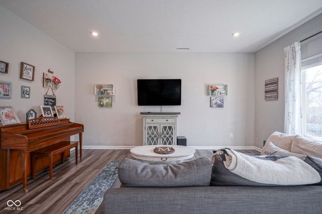 8596 Fawn Way, Mccordsville, IN 46055