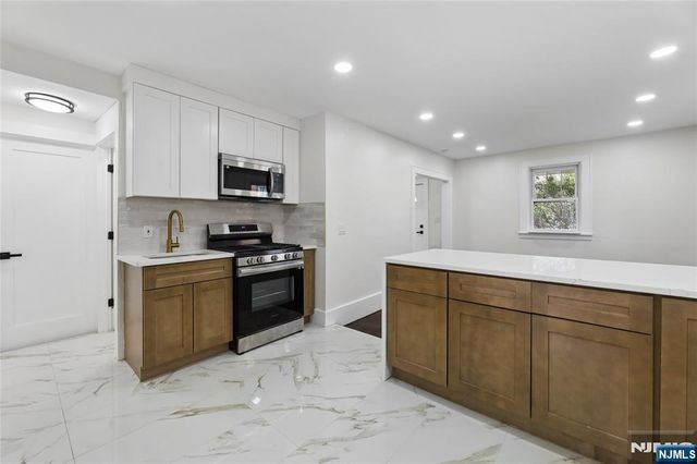 1087 Lambert Road, Teaneck, NJ 07666