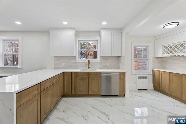 1087 Lambert Road, Teaneck, NJ 07666