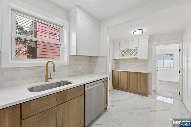 1087 Lambert Road, Teaneck, NJ 07666