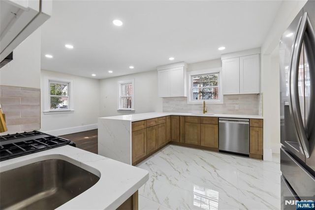 1087 Lambert Road, Teaneck, NJ 07666