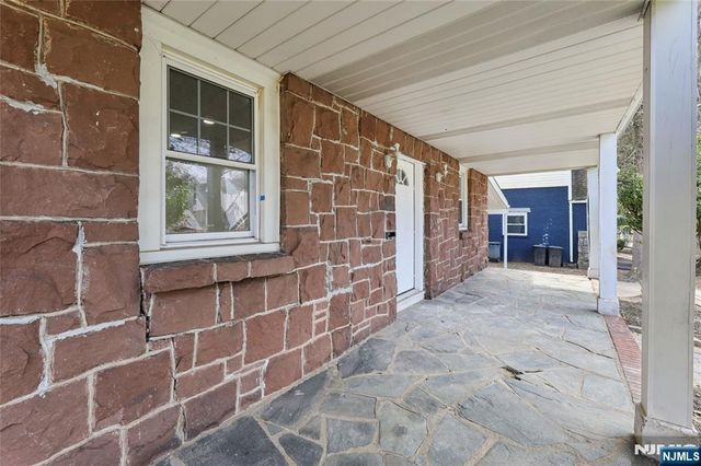 1087 Lambert Road, Teaneck, NJ 07666