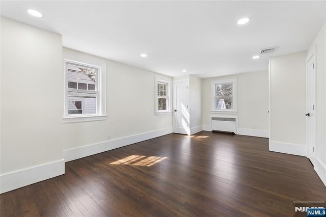 1087 Lambert Road, Teaneck, NJ 07666