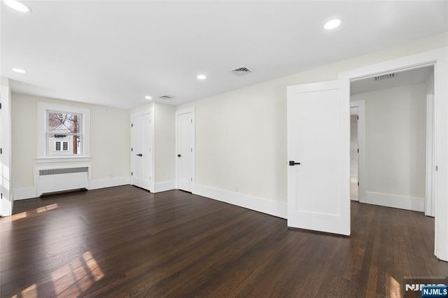 1087 Lambert Road, Teaneck, NJ 07666