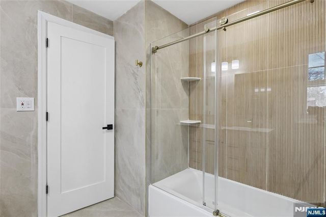 1087 Lambert Road, Teaneck, NJ 07666