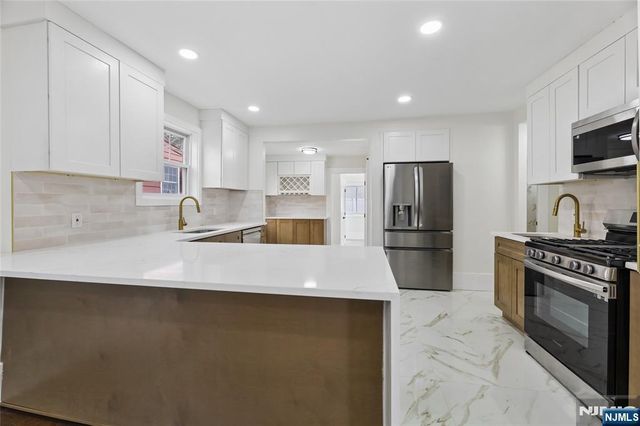 1087 Lambert Road, Teaneck, NJ 07666