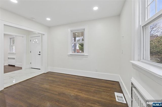 1087 Lambert Road, Teaneck, NJ 07666