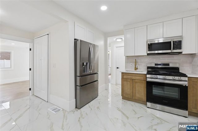 1087 Lambert Road, Teaneck, NJ 07666