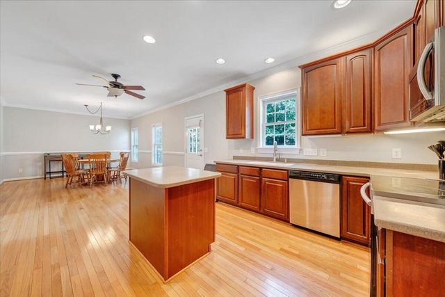 1157 Lakeland Pines DR, Moneta, VA 24121
