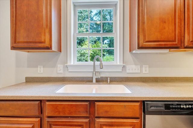 1157 Lakeland Pines DR, Moneta, VA 24121