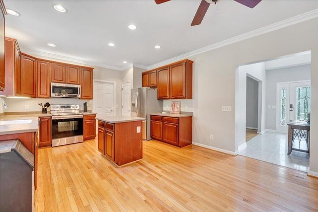 1157 Lakeland Pines DR, Moneta, VA 24121