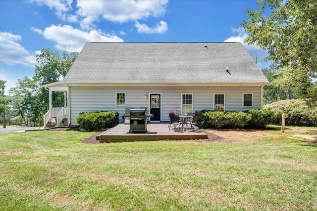 1157 Lakeland Pines DR, Moneta, VA 24121