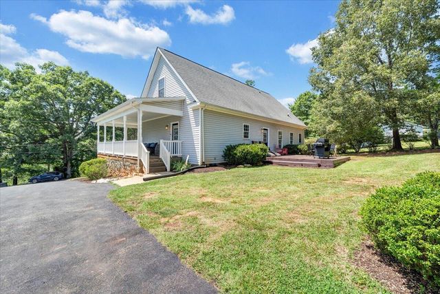 1157 Lakeland Pines DR, Moneta, VA 24121