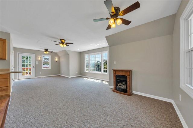 1157 Lakeland Pines DR, Moneta, VA 24121