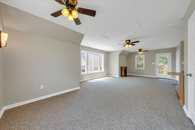 1157 Lakeland Pines DR, Moneta, VA 24121