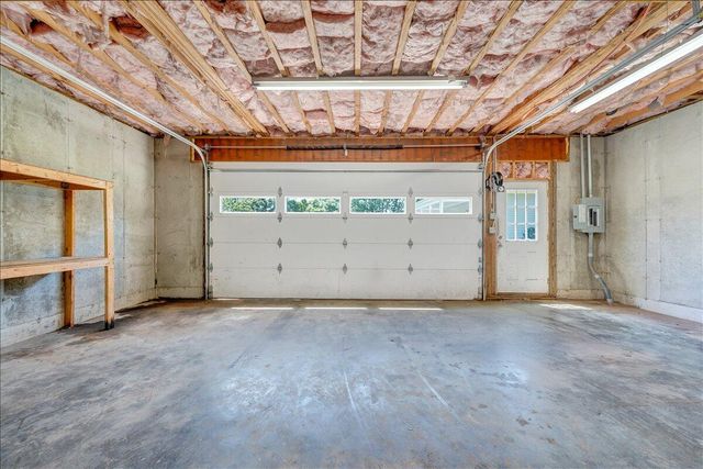 1157 Lakeland Pines DR, Moneta, VA 24121