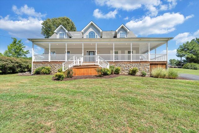 1157 Lakeland Pines DR, Moneta, VA 24121