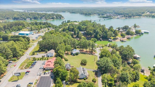 1157 Lakeland Pines DR, Moneta, VA 24121