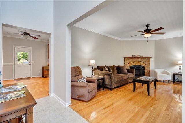1157 Lakeland Pines DR, Moneta, VA 24121