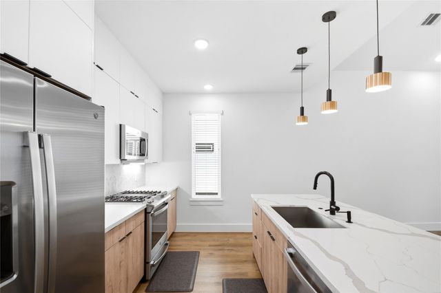 1307 Bayou Street B, Houston, TX 77020