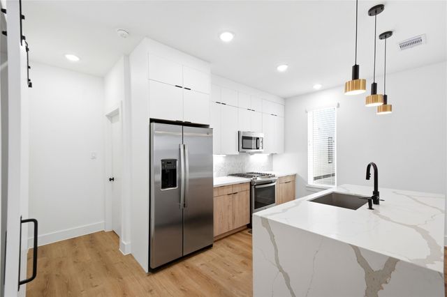1307 Bayou Street B, Houston, TX 77020